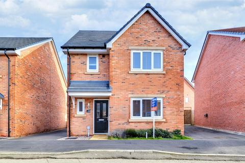 Armstrong Road, Nuneaton CV11 3 bed detached house for sale