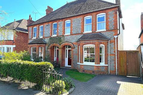 5 bedroom semi-detached house for sale