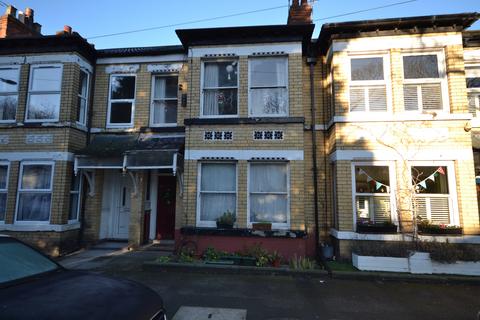 Duesbery Street, Hull HU5 3 bed terraced house for sale