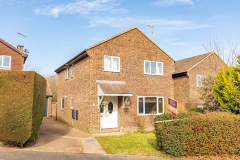 Court Crescent, East Grinstead RH19 4 bed detached house for sale
