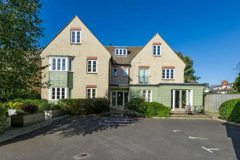 High Street, Witney, OX28 1 bed apartment for sale