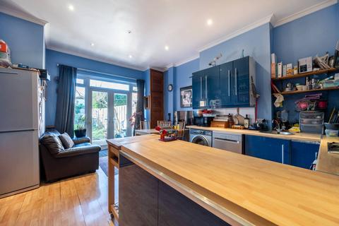 Anson Road, Willesden Green, London, NW2 3 bed flat for sale