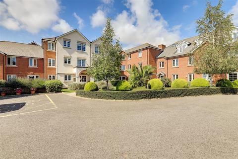 Highfield Court, Penfold Road, Worthing 1 bed retirement property for sale