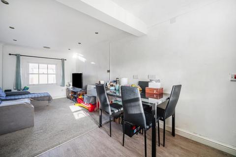 Newbury,  Berkshire,  RG14 2 bed flat for sale
