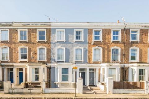 Askew Road, London W12 2 bed flat for sale