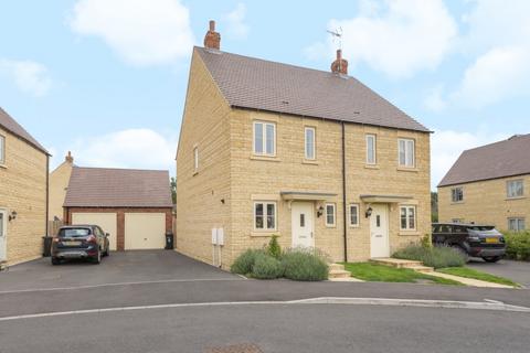 Buttercup Close, Moreton