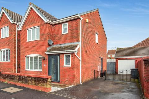 57 College Green, Yeovil 3 bed detached house for sale