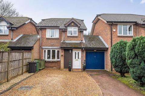Blackford Close, South Croydon 3 bed link detached house for sale