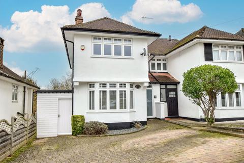Hillcroft Crescent, Watford WD19 3 bed semi