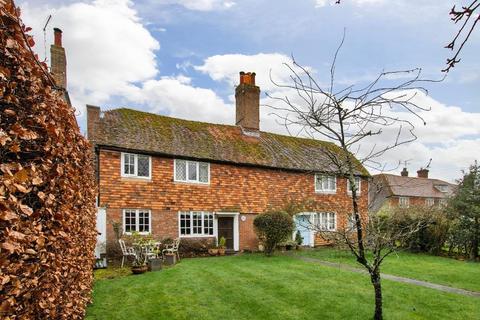 High Street, Tenterden, Kent, TN30 6LB 3 bed semi