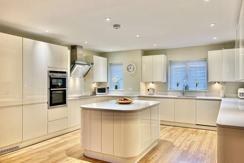 Avocet Lane, Ipswich IP5 5 bed detached house for sale