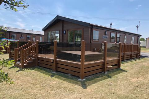 The Fairways, Lincoln LN4 3 bed park home for sale