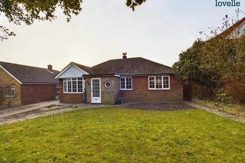 South Rise, Binbrook, LN8 3 bed detached bungalow for sale