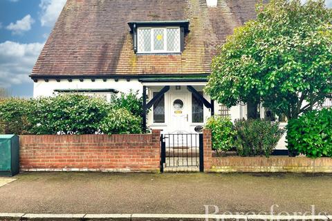 Meadow Way, Upminster, RM14 3 bed detached house for sale