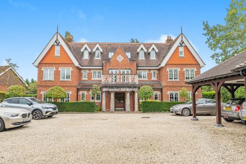 Fairlawns, Burridge, Southampton... 3 bed flat for sale