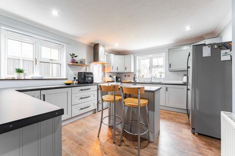 High Street, Kessingland 4 bed detached house for sale