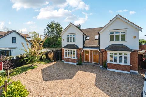 Guildford Road, Normandy, Guildford, GU3 2 bed semi