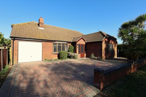 Avenue Road, Hayling Island 4 bed detached house for sale