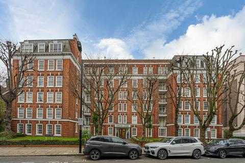 Circus Lodge, Circus Road, London, NW8 3 bed apartment for sale