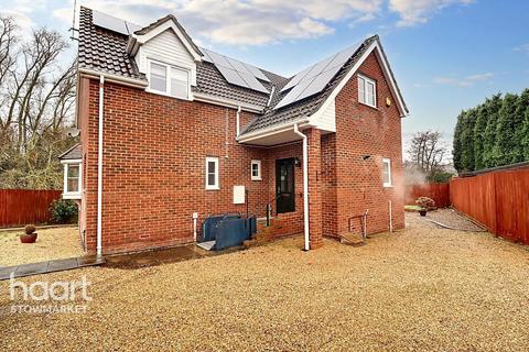 Stowmarket IP14 4 bed detached house for sale