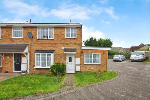 Avonmead, Swindon SN25 3 bed end of terrace house for sale