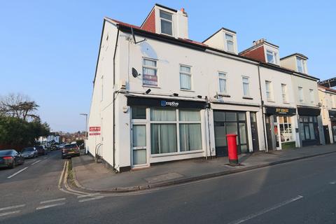 Westway, Caterham, CR3 5TP 1 bed flat for sale