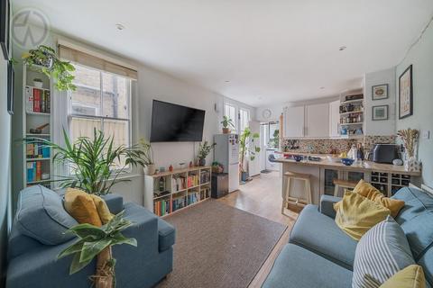 College Road, Colliers Wood SW19 2 bed flat for sale