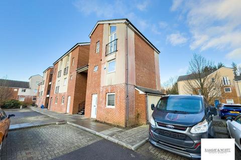 Clos Cwm Golau, Merthyr Tydfil, CF47 0JA 2 bed flat for sale