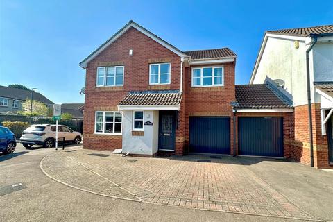 The Spires, Lydney GL15 4 bed detached house for sale