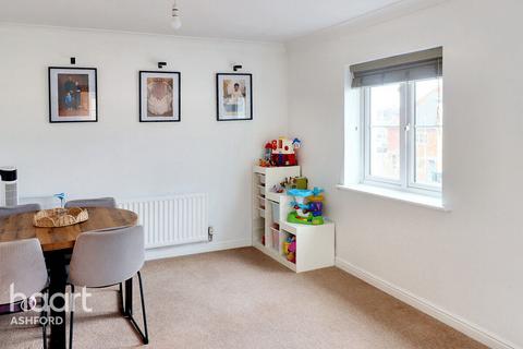 Bluebell Road, Ashford 2 bed apartment for sale