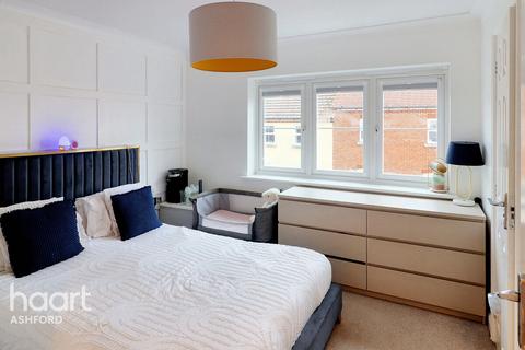 Bluebell Road, Ashford 2 bed apartment for sale