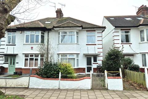 Boston Manor Road, Brentford 3 bed semi