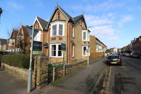 Victoria Park, Herne Bay, Kent 2 bed flat for sale