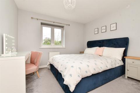 Greyford Close, Leatherhead, Surrey 2 bed flat for sale