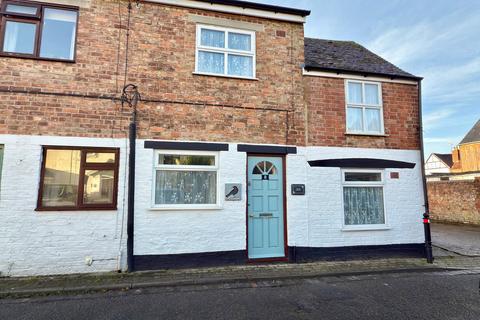 Back of Mount Pleasant, Tewkesbury GL20 2 bed end of terrace house for sale