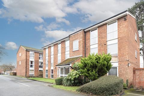 Watersplash Court, London Colney AL2 2 bed apartment for sale