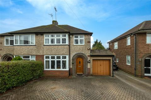 Hollybush Road, Bedfordshire LU2 3 bed semi