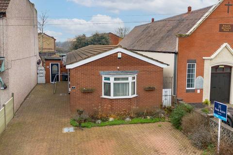 Saunders Avenue, Warwickshire CV12 2 bed bungalow for sale