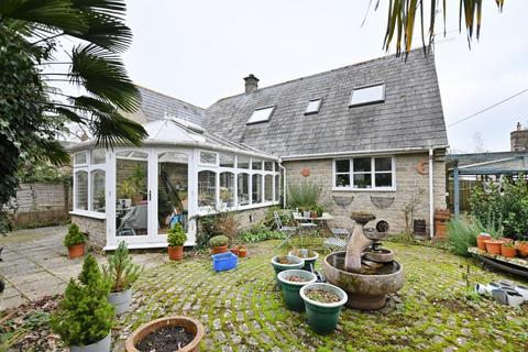 The Laurels, Castle Eaton 3 bed detached bungalow for sale