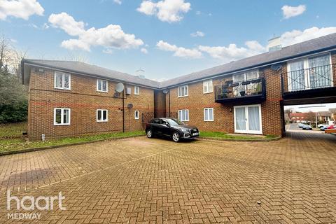 Armada Way, Chatham 2 bed maisonette for sale