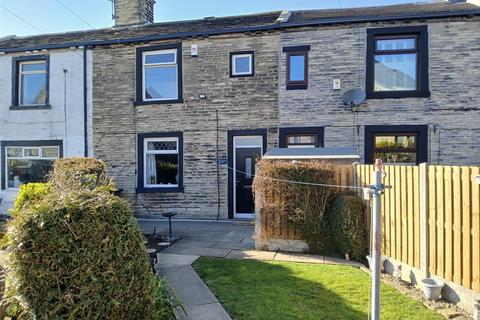 Garden Field, Wyke, Bradford 2 bed terraced house for sale
