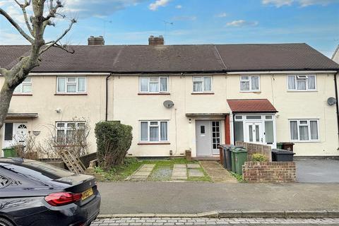 Arundel Close, London 3 bed terraced house for sale