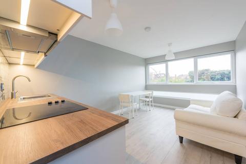 Fairlea Place, Ealing, London, W5 1 bed flat for sale