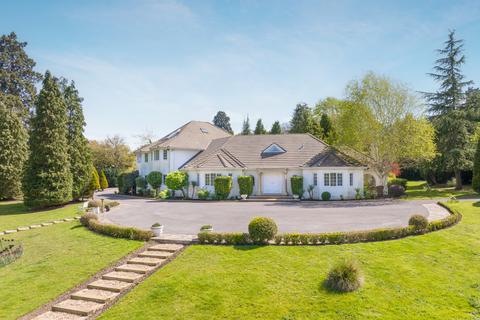 Longcross Road, Longcross, Surrey, KT16 8 bed detached house for sale