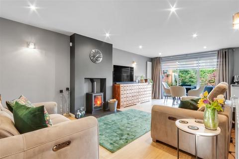 Orchard Place, Harvington, Evesham 2 bed semi