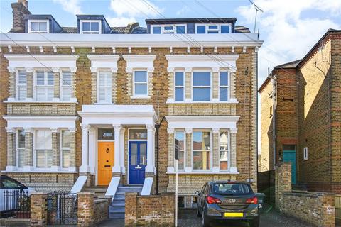 Grosvenor Road, Twickenham, TW1 2 bed apartment for sale