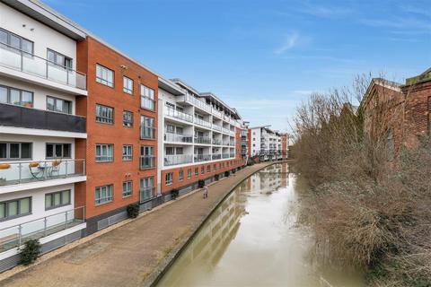 Lonsdale, Wolverton, Milton Keynes 2 bed apartment for sale