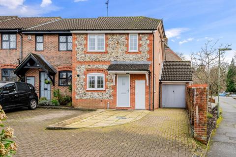 Willowbank Gardens, Tadworth KT20 3 bed end of terrace house for sale