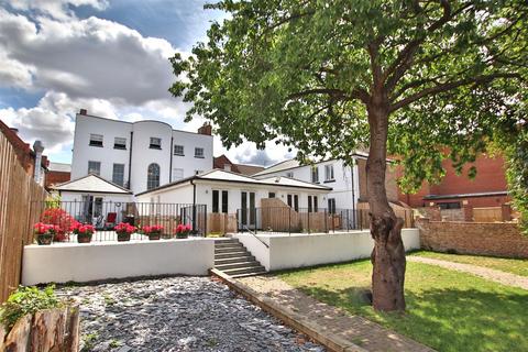 High Street, Tewkesbury 1 bed flat for sale