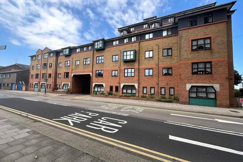 West Street, Gravesend, Kent, DA11 1 bed flat for sale